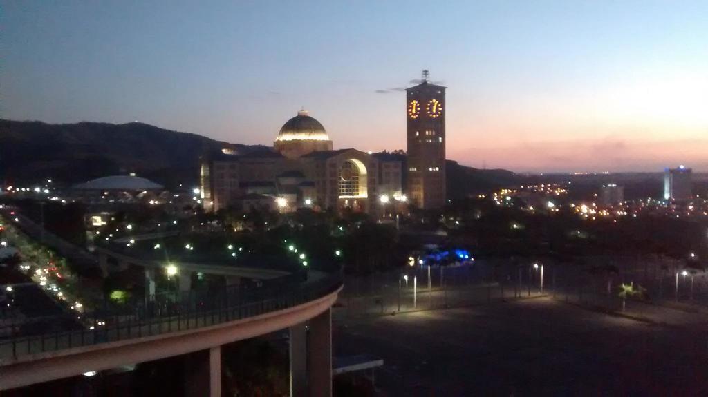 Novo Hotel Vitoria Aparecida  Exteriör bild